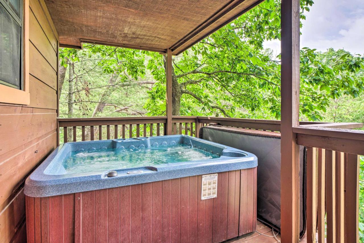 Central Sevierville Cabin With Hot Tub And Views! Zewnętrze zdjęcie