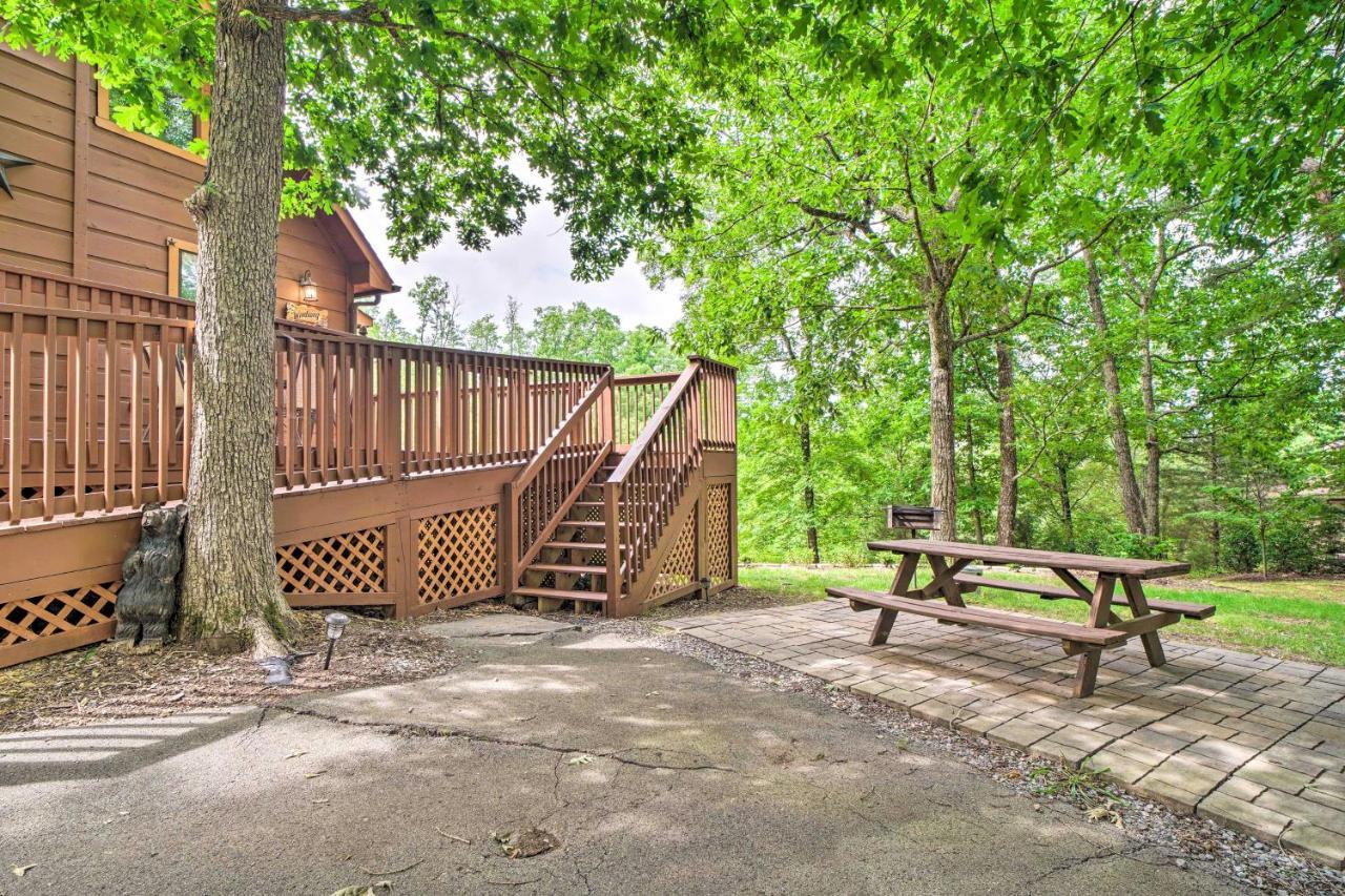 Central Sevierville Cabin With Hot Tub And Views! Zewnętrze zdjęcie